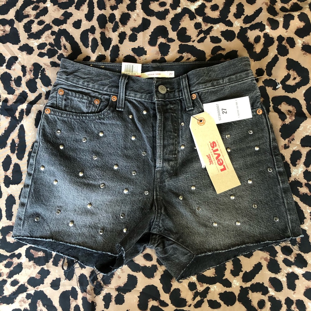 Levi’s wedgie fit shorts
